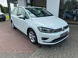 Weiß Gebraucht 2017 VW Golf VII Sound Limousine | 20.490 € (Teuer)