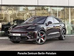 Rot Neu 2025 Porsche Macan Turbo SUV | 144.414 € (Etwas zu teuer)