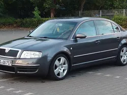 Grau Gebraucht 2005 Skoda Superb Comfort Limousine | 3.200 €
