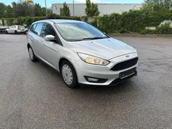 Grau Gebraucht 2016 Ford Focus Kombi | 6.799 € (Guter Preis)
