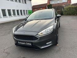 Grau Gebraucht 2015 Ford Focus Business Edition Kombi | 7.999 € (Fairer Preis)