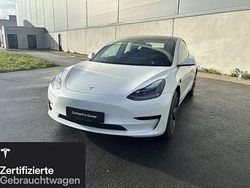Weiß Gebraucht 2022 Tesla Model 3 Standard Range Limousine | 27.000 € (Fairer Preis)