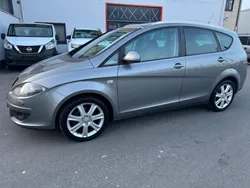 Grau Gebraucht 2009 Seat Altea XL Comfort Van / Kleinbus | 6.499 € (Teuer)