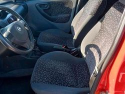 Rot Gebraucht 2001 Opel Corsa Kleinwagen | 1.950 €