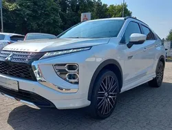 Weiß Gebraucht 2023 Mitsubishi Eclipse Cross Select SUV | 26.990 € (Etwas zu teuer)