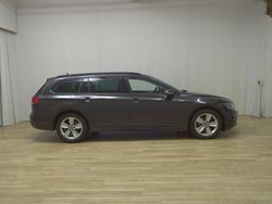 Mangangrau metallic Gebraucht 2022 VW Passat Kombi | 15.980 € (Guter Preis)