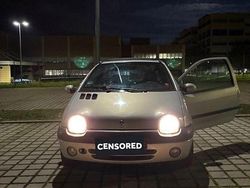 Grau Gebraucht 2004 Renault Twingo Dynamique Kleinwagen | 1.700 € (Etwas zu teuer)