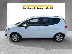 Weiss / dach: schwarz Gebraucht 2011 Opel Meriva Design Edition Van / Kleinbus | 5.990 € (Fairer Preis)