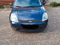 Blau Gebraucht 2005 Ford Fiesta Ambiente Kleinwagen | 1.000 € (Guter Preis)