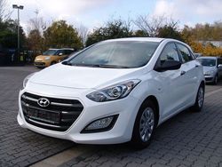 Weiß Gebraucht 2016 Hyundai i30 Classic Coupé | 11.770 € (Etwas zu teuer)