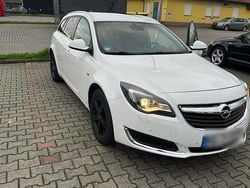 Weiß Gebraucht 2016 Opel Insignia Sport Kombi | 9.500 € (Teuer)