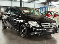 Schwarz Gebraucht 2013 Mercedes B180 Van / Kleinbus | 8.490 € (Fairer Preis)