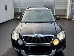 Schwarz Gebraucht 2011 Skoda Yeti Plus Edition SUV | 4.200 € (Teuer)
