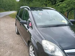 Schwarz Gebraucht 2009 Opel Zafira Van / Kleinbus | 2.250 € (Guter Preis)