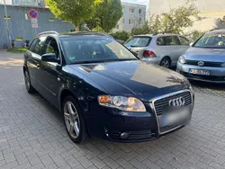 Blau Gebraucht 2005 Audi A4 Kombi | 3.800 € (Guter Preis)