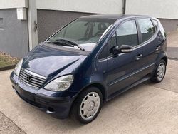 Blau Gebraucht 2003 Mercedes A170 Classic Van / Kleinbus | 1.500 € (Fairer Preis)