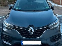 Grau Gebraucht 2019 Renault Kadjar LIMITED Deluxe SUV | 16.499 € (Fairer Preis)
