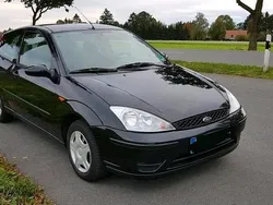 Schwarz Gebraucht 2004 Ford Focus Kleinwagen | 2.990 €
