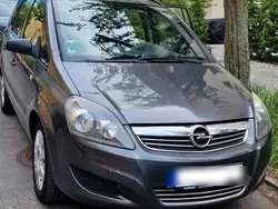 Grau Gebraucht 2009 Opel Zafira Van / Kleinbus | 5.990 € (Teuer)