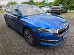 Raceblau metallic Neu 2025 Skoda Octavia Tour Kombi | 39.890 € (Etwas zu teuer)