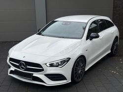 Weiß Gebraucht 2021 Mercedes CLA220 Shooting Brake AMG Kombi | 24.700 € (Fairer Preis)