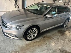 Silber Gebraucht 2020 VW Passat Elegance Kombi | 19.500 € (Guter Preis)