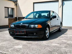 Schwarz Gebraucht 1999 BMW 320 | 2.900 €