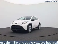 Schneeweiß schneeweiß Neu 2025 Toyota Aygo Business Edition Kleinwagen | 16.490 €