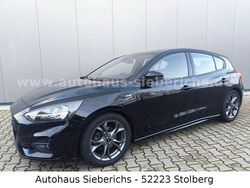 Schwarz Gebraucht 2021 Ford Focus ST-Line Limousine | 15.385 € (Fairer Preis)
