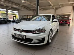 Pure white Gebraucht 2017 VW Golf VII Business Limousine | 19.890 € (Fairer Preis)