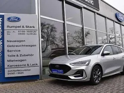 Polarsilbermetallic Gebraucht 2022 Ford Focus ST-Line Kombi | 18.290 € (Fairer Preis)