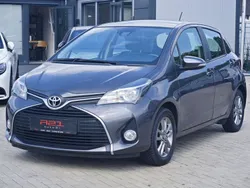 Grau Gebraucht 2016 Toyota Yaris Edition-S Limousine | 10.200 € (Guter Preis)