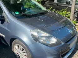 Grau Gebraucht 2009 Renault Clio II Limousine | 2.500 €