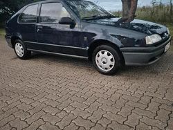 Blau Gebraucht 1995 Renault 19 Coupé | 1.550 €