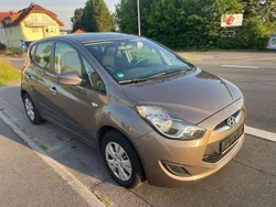 Grau Gebraucht 2011 Hyundai ix20 Edition Van / Kleinbus | 4.480 € (Fairer Preis)