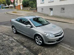 Grau Gebraucht 2007 Opel Astra Cabriolet Cabrio | 2.300 € (Guter Preis)
