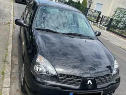 Schwarz Gebraucht 2004 Renault Clio II Kleinwagen | 1.500 €