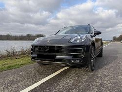 Gebraucht 2017 Porsche Macan Turbo Performance Package SUV | 39.900 € (Fairer Preis)