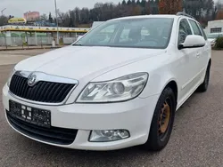 Weiß Gebraucht 2012 Skoda Octavia Ambition Kombi | 4.399 € (Guter Preis)