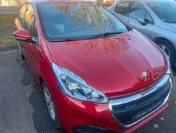 Rot Gebraucht 2018 Peugeot 208 Active Kleinwagen | 8.990 € (Etwas zu teuer)