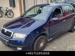 Blau Gebraucht 2000 Skoda Fabia Kleinwagen | 490 € (Guter Preis)