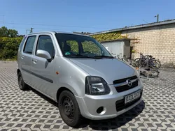 Grau Gebraucht 2004 Opel Agila Enjoy Van / Kleinbus | 2.590 € (Teuer)