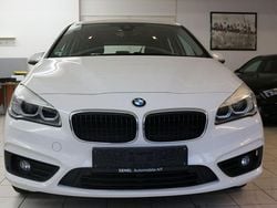 Weiß Gebraucht 2016 BMW 218 Active Tourer Sport Line Van / Kleinbus | 10.900 € (Guter Preis)