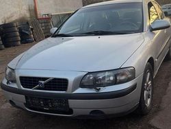 Silber Gebraucht 2002 Volvo S60 Limousine | 2.200 € (Fairer Preis)