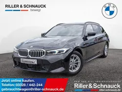 Black sapphire Gebraucht 2024 BMW 320 M Sport Kombi | 36.950 € (Guter Preis)