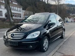 Schwarz Gebraucht 2005 Mercedes B200 Van / Kleinbus | 2.499 € (Fairer Preis)
