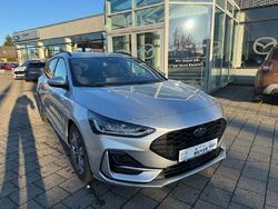 Silber Gebraucht 2023 Ford Focus ST-Line X Limousine | 19.900 € (Guter Preis)