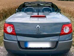 Grau Gebraucht 2006 Renault Mégane Cabriolet Cabrio | 2.400 € (Fairer Preis)