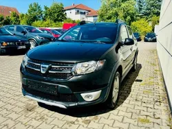 Perlmuttschwarz Gebraucht 2015 Dacia Sandero Prestige Kleinwagen | 7.390 € (Etwas zu teuer)