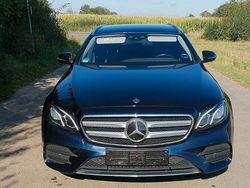 Blau Gebraucht 2018 Mercedes E220 AMG line Kombi | 21.100 € (Fairer Preis)